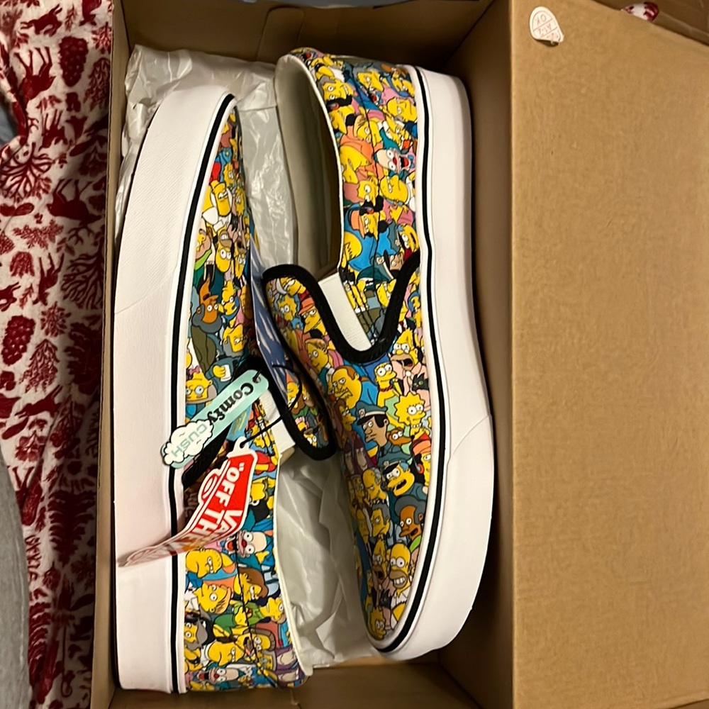 Vans x Simpsons Sleingfeild Comfycush Slipon